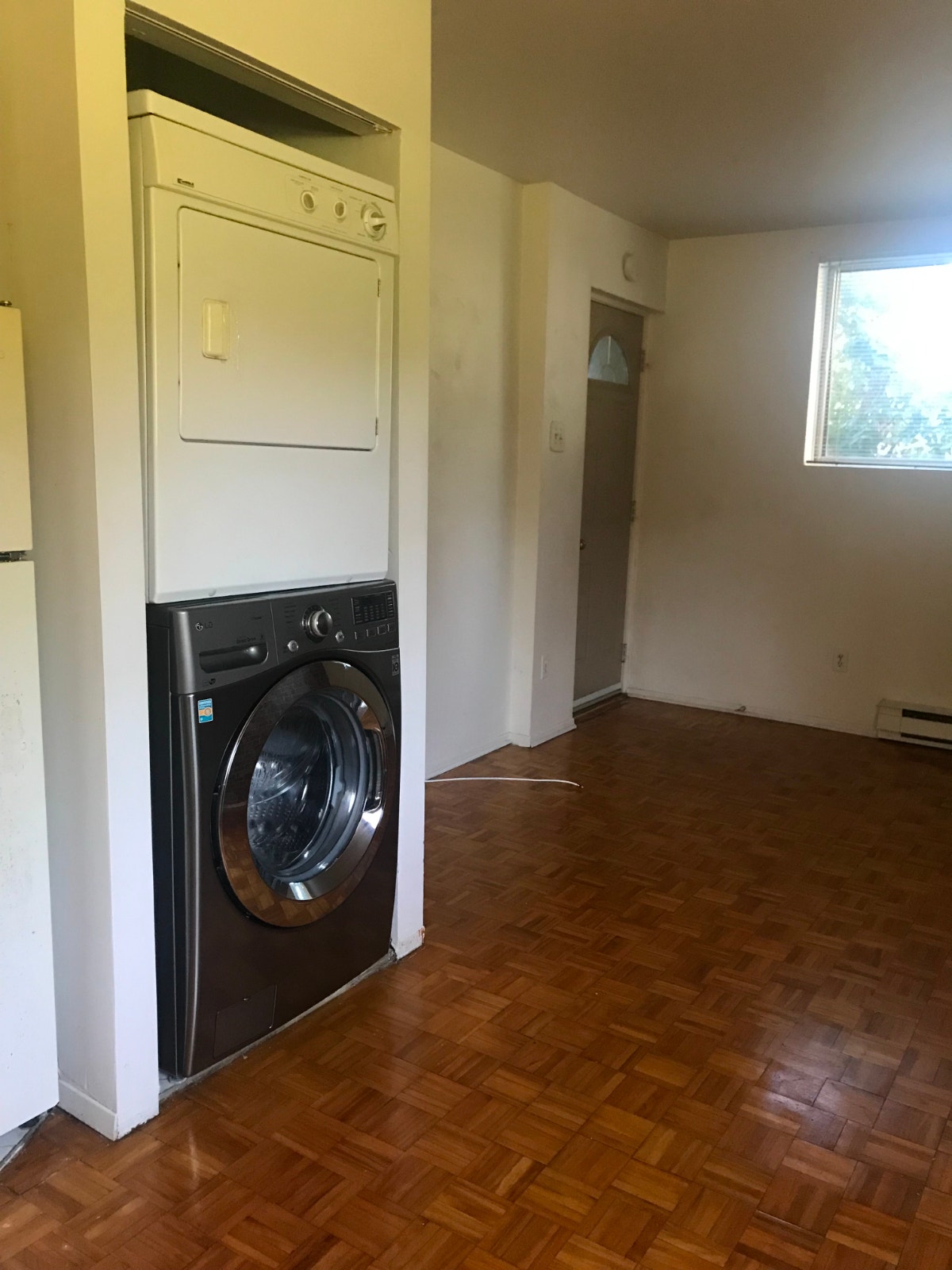 3 1/2 à louer - 3 1/2 for rent -  electros. incl. — photo 1