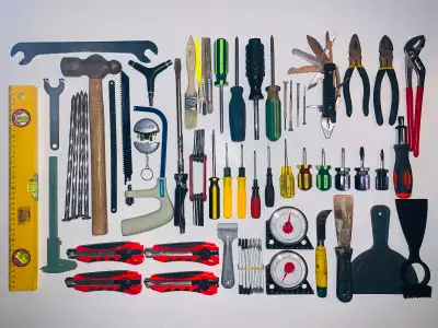 300+ ENSEMBLE OUTILS VARIÉS/RANDOM TOOLS SET(SEE 2 PHOTOS (C041), View more