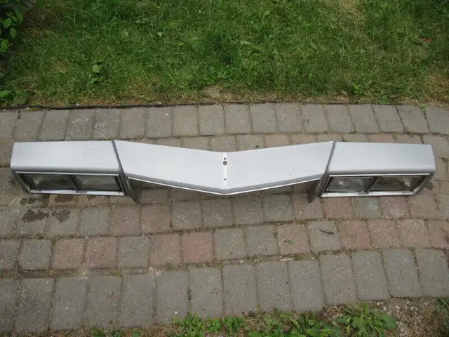 Classic Pontiac Grand Prix Front End Fascia XCond Rare 1981-1988 in Arts & Collectibles in Mississauga / Peel Region - Image 4