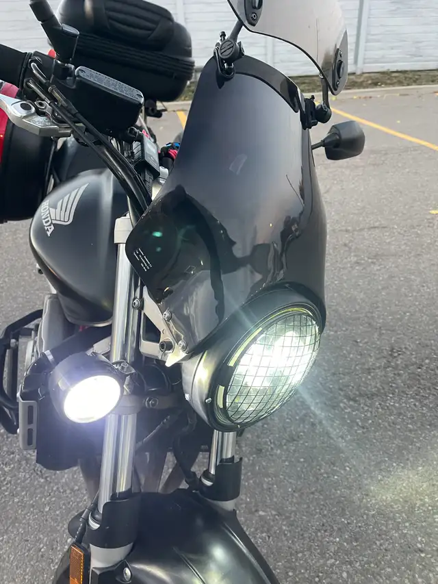 Honda Hornet 919 - CB900F - Fireblade Engine - Road Warrior in Sport Touring in City of Toronto - Image 4