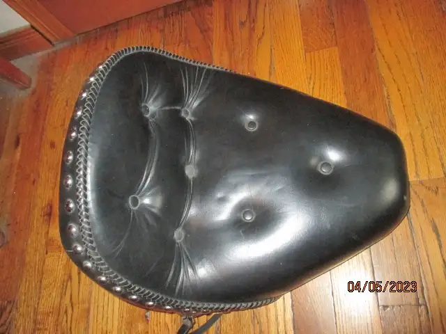 Harley Davidson seats and wheels and parts in Motorcycle Parts & Accessories in City of Montréal - Image 6