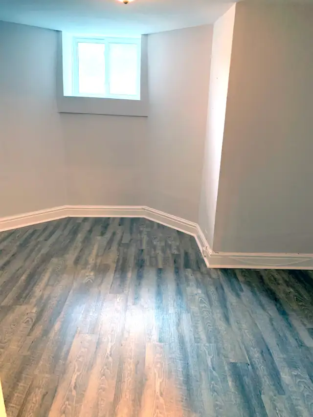 Bright, recently  renovated 1 bedroom apt. Utilities included. in Long Term Rentals in Hamilton - Image 8