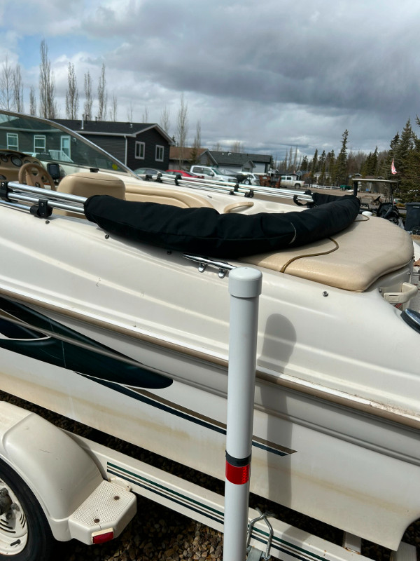 2000 Searay 108 Bowrider with cracked engine block in Powerboats & Motorboats in Strathcona County - Image 4