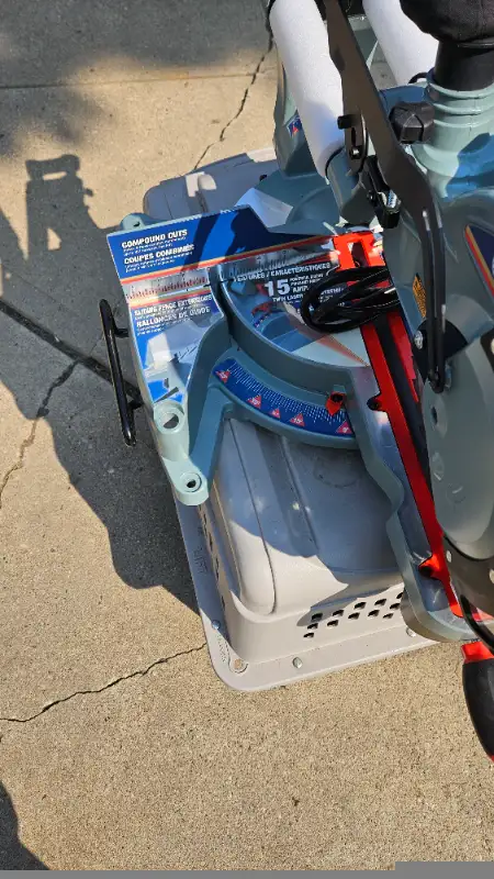 NEW KING CANADA 10" COMPOUND MITER SAW. in Power Tools in Edmonton - Image 3