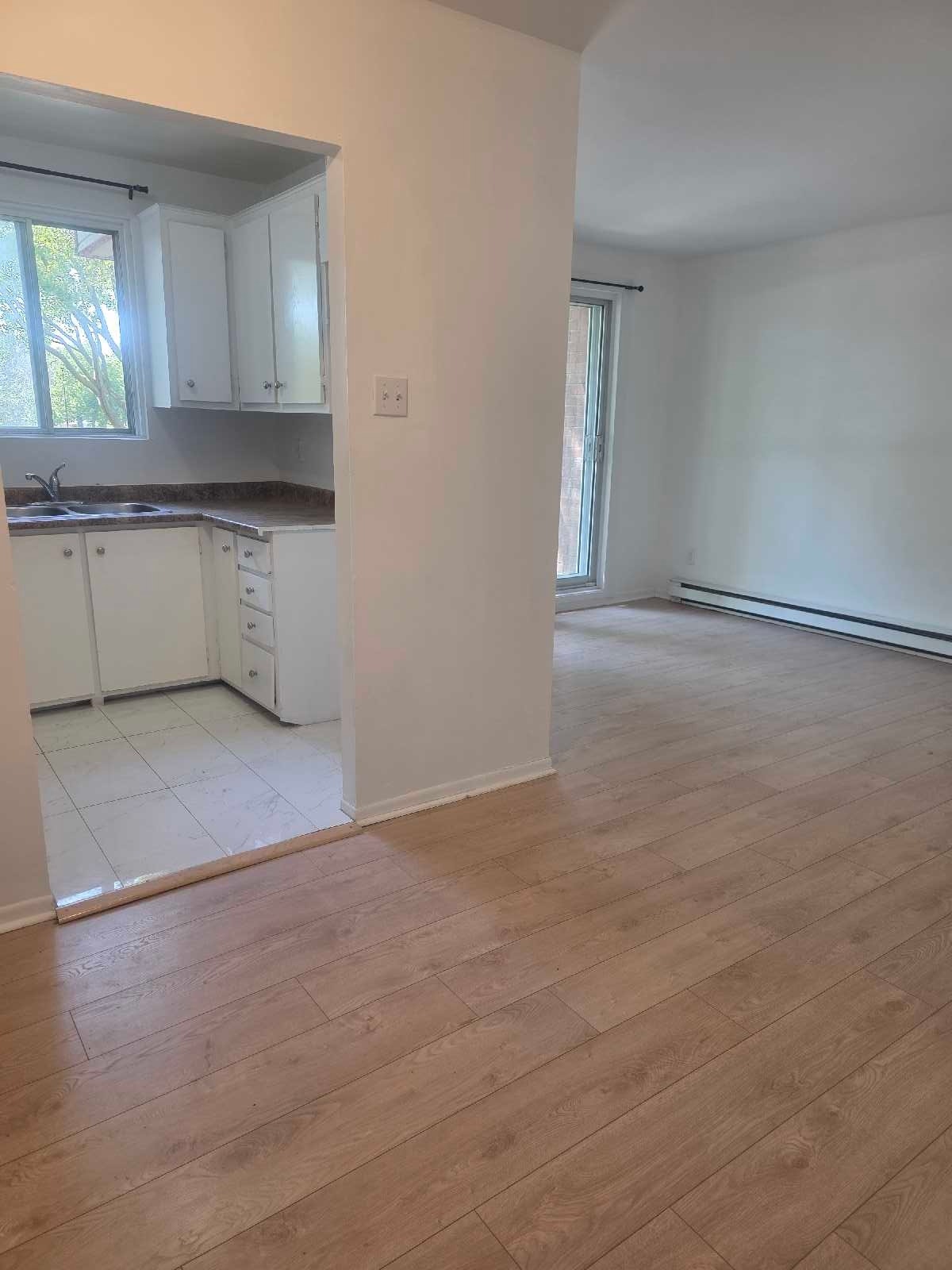 5-1/2 sur 2 étages 1545$ — photo 2