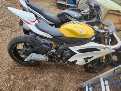 For sale a 2008 Yamaha R6R Track Race Bike With Ohlins Rear Shock And Ohlins Internal Cartridges. It...