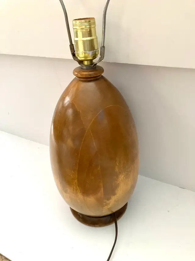 Vintage Solid  Wood Table body lamp neLamp in Indoor Lighting & Fans in Markham / York Region - Image 2
