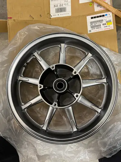 NEW in box Vulcan Front Wheel with Bearings never mounted 2009 & newer Kawasaki factory Original par...