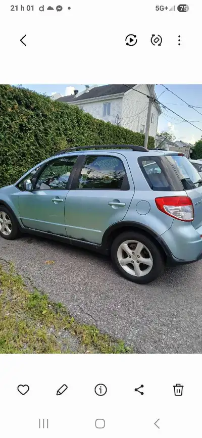 Transmission refaite, l année passé Et aire climatisé Pneus 4 saisons neuf Pneus a clous de hiver Dé...