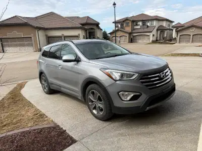 I am selling my 2016 Hyundia Santa Fe XL, 7 passenger AWD with 174700 km. This ia a very clean, reli...