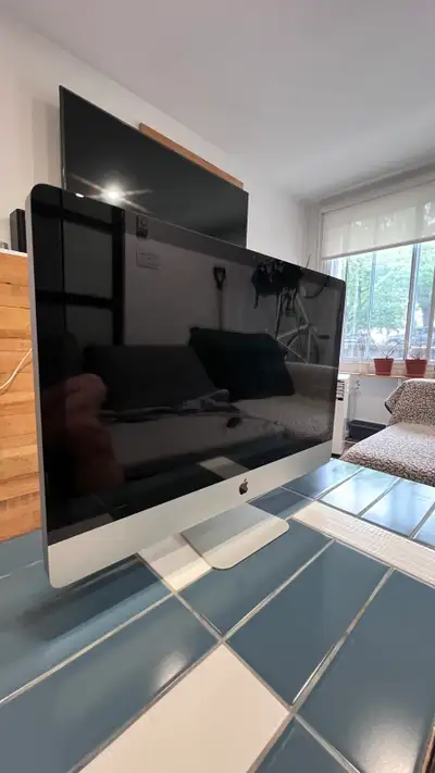 Apple iMac 27” mid 2011, View more