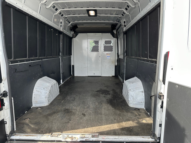 Cloison de cabine pour RAM Promaster NÉGOCIABLE  in RV & Camper Parts & Accessories in Saint-Hyacinthe - Image 4