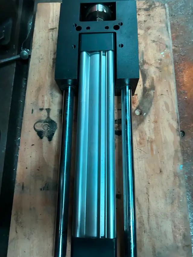 Pneumatic cylinder, new, Mindman twin guide cyl MGT2U -40-200633734094554911217