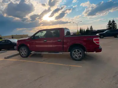 2014 F-150 XLT Supercrew cab 4x4 V8-Coyote Engine 300,000 km. Truvk works great, Has some rust and s...