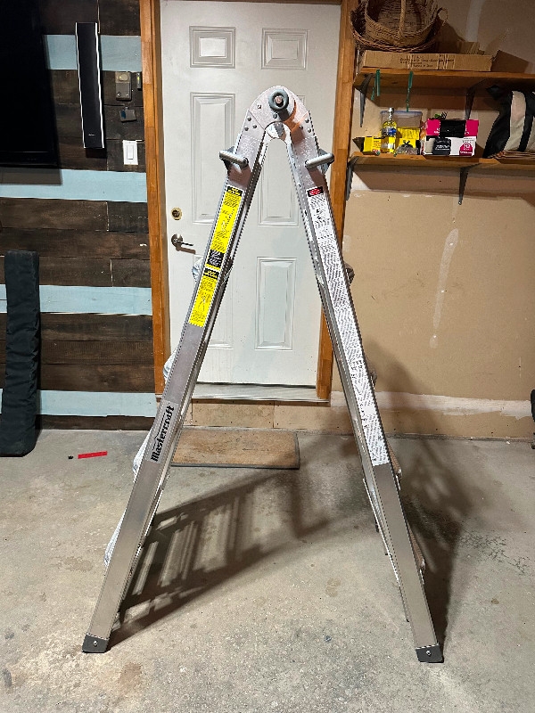 Mastercraft Ladder in Ladders & Scaffolding in Trenton