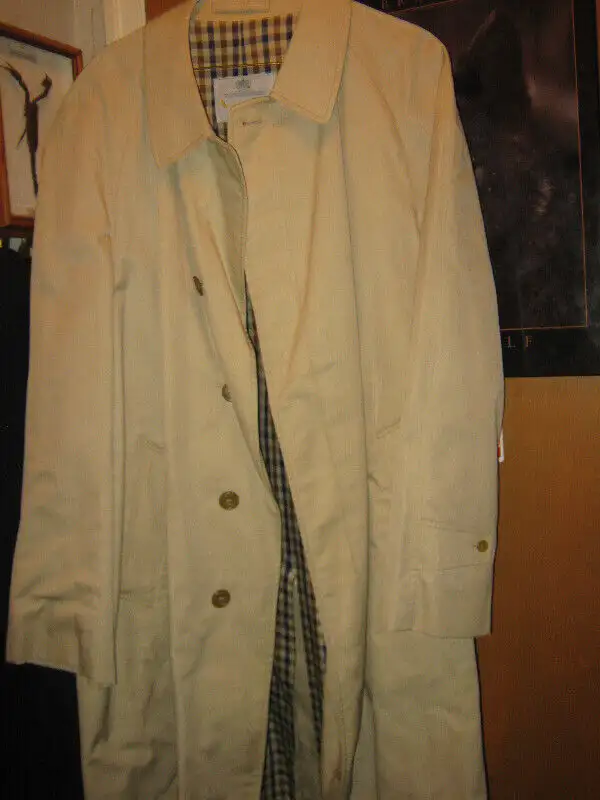 Aquascutum London Aqua 5 Trench Coat  Jacket Made in England New in Men's in City of Toronto - Image 2