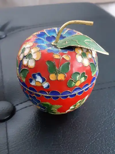 Coisonné Apple - it opens, View more