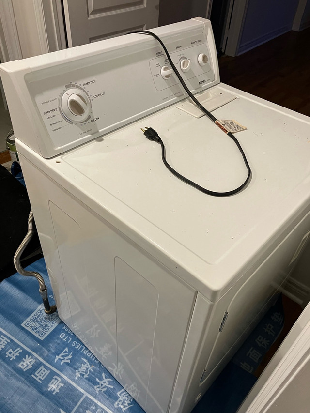 Gas dryer and laundry tub - Richmond hill - pickup only in Washers & Dryers in Markham / York Region - Image 3