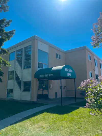 Next to NAIT 1 and 2 BD Apartment - 11926 105 St