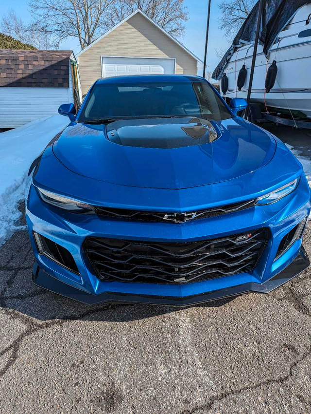 Hyper blue 2018zl1 14000km dans Autos et camions  à Ville de Montréal - Image 2