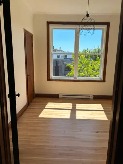 suber appartement tout refait, avec 4 chambres fermées, du rangement partout, très lumineux, immeubl...