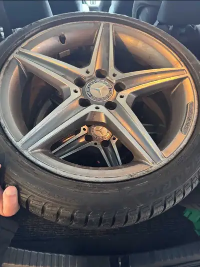 I am offering for sale a set of original AMG rims, equipped with perelli run flat tires that have ap...