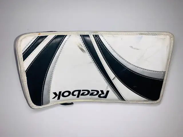 REEBOK RBK-ENSEMBLE GARDIEN DE BUT/HOCKEY GOALER PADS (C036) in Hockey in City of Montréal - Image 6