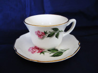 TASSE SOUCOUPE..REINE DES ROSES...QUEEN OF ROSES ..CUP/SAUCER