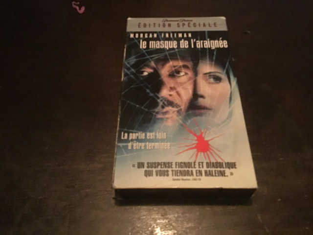 VHS le masque de l’araignée, édition spéciale Morgan Freeman dans Accessoires pour télé et vidéo  à Lévis