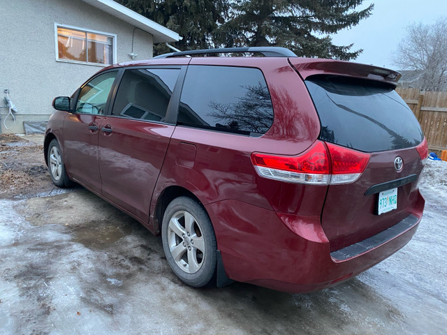 For Sale: 2014 Toyota Sienna CE, 309,800 kilometers  in Cars & Trucks in Saskatoon - Image 4