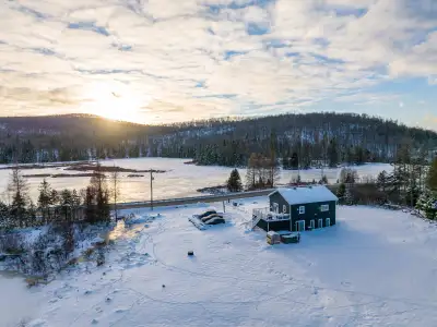 Chalet Des Souvenirs à louer. Spa, Sauna et Bord du lac, View more