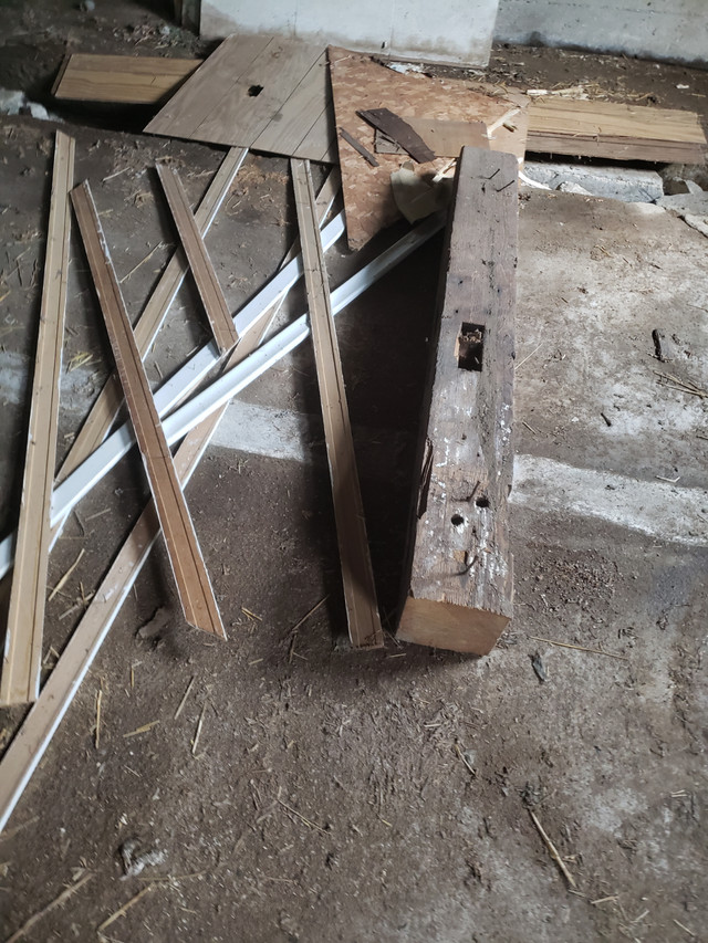 railway tie ,beams etc as shown in pictures in Free Stuff in Owen Sound - Image 4