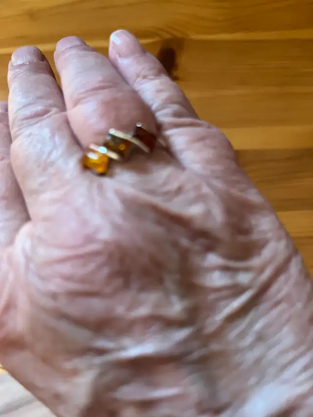 Baltic Amber Ring, size 7.5 in Jewellery & Watches in Ottawa - Image 3
