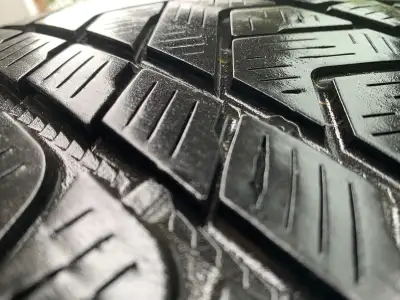 set of 4 Pirelli Scorpion 265/45R21 108W winter tires available for pick up. No issues no damage can...