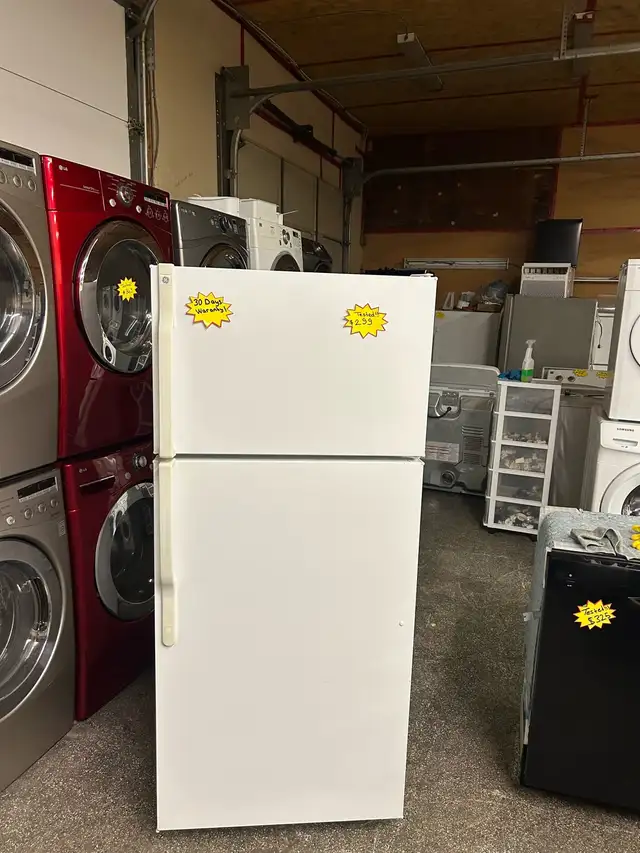 GE 28”  Refrigerator for Sale. in Refrigerators in Kitchener / Waterloo - Image 2