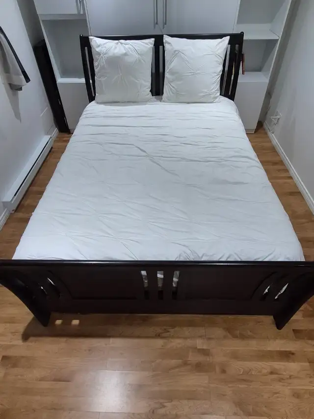 Lit QUEEN avec matelas, sommier et base in Beds & Mattresses in Laval / North Shore - Image 8