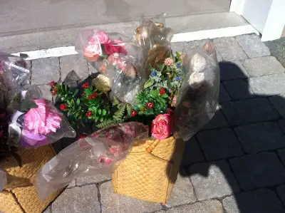 Fleurs en soie., View more