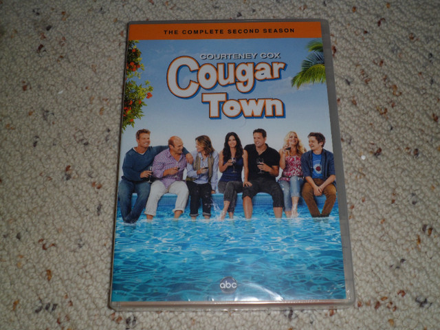 Courteney Cox Cougar Town The Complete second Season DVD New Sea in CDs, DVDs & Blu-ray in Markham / York Region
