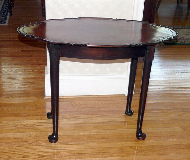 Antique Mahogany Pad-foot table in Dining Tables & Sets in Kingston - Image 3