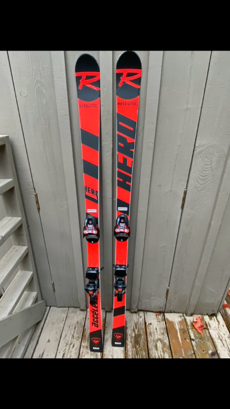 Rossingol Hero Mogul Accelere 158 cm wt Bindings in Ski in Barrie