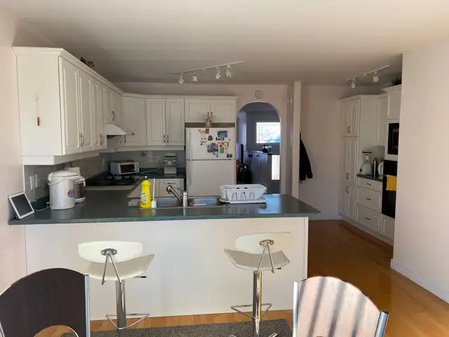 ROOMS FOR RENT in Room Rentals & Roommates in Peterborough - Image 3