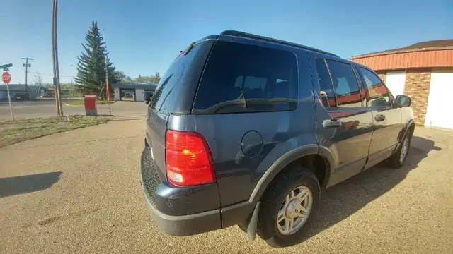 2003 Ford Explorer in Cars & Trucks in Moose Jaw - Image 5