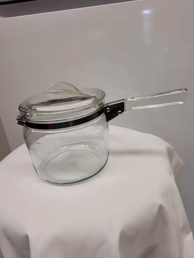 Vtg Pyrex Flameware Glass 6763L with Lid in Arts & Collectibles in Dartmouth - Image 4