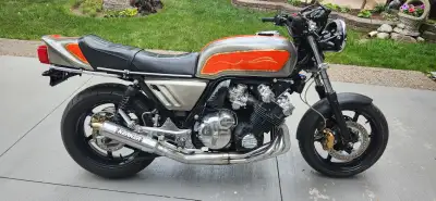 1979 Honda CBX. 1047 cc 6 cylinder. Frame modifications as well as F2 wheels, 1100F swing arm, Nissi...