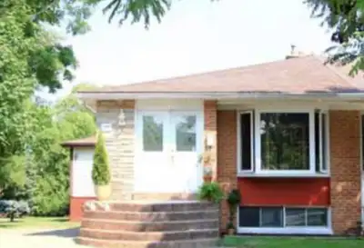 For Rent – Spacious 3+1 Bedroom Family Home | Welcome home to this wonderfully bright and spacious 3...