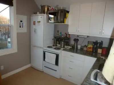 1 BEDROOM + DEN/OFFICE 2ND FLR NEAR WATER ST TERMINAL PA