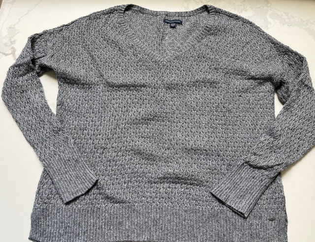 Women’s knitted v-neck sweater  in Women's - Tops & Outerwear in La Ronge