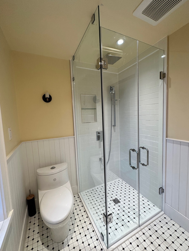 SHOWER GLASS DOORS ENCLOSURES OFFICE ENTRANCES PARTITION RAILING in Plumbing, Sinks, Toilets & Showers in Oakville / Halton Region - Image 4