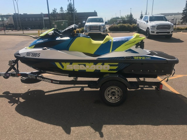 2017 Seadoo Wake Pro 230 in Powerboats & Motorboats in Calgary - Image 4