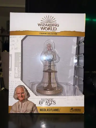 Collectable Harry Potter/fantastic beasts figurine of Nicolas flamel in perfect condition never take...